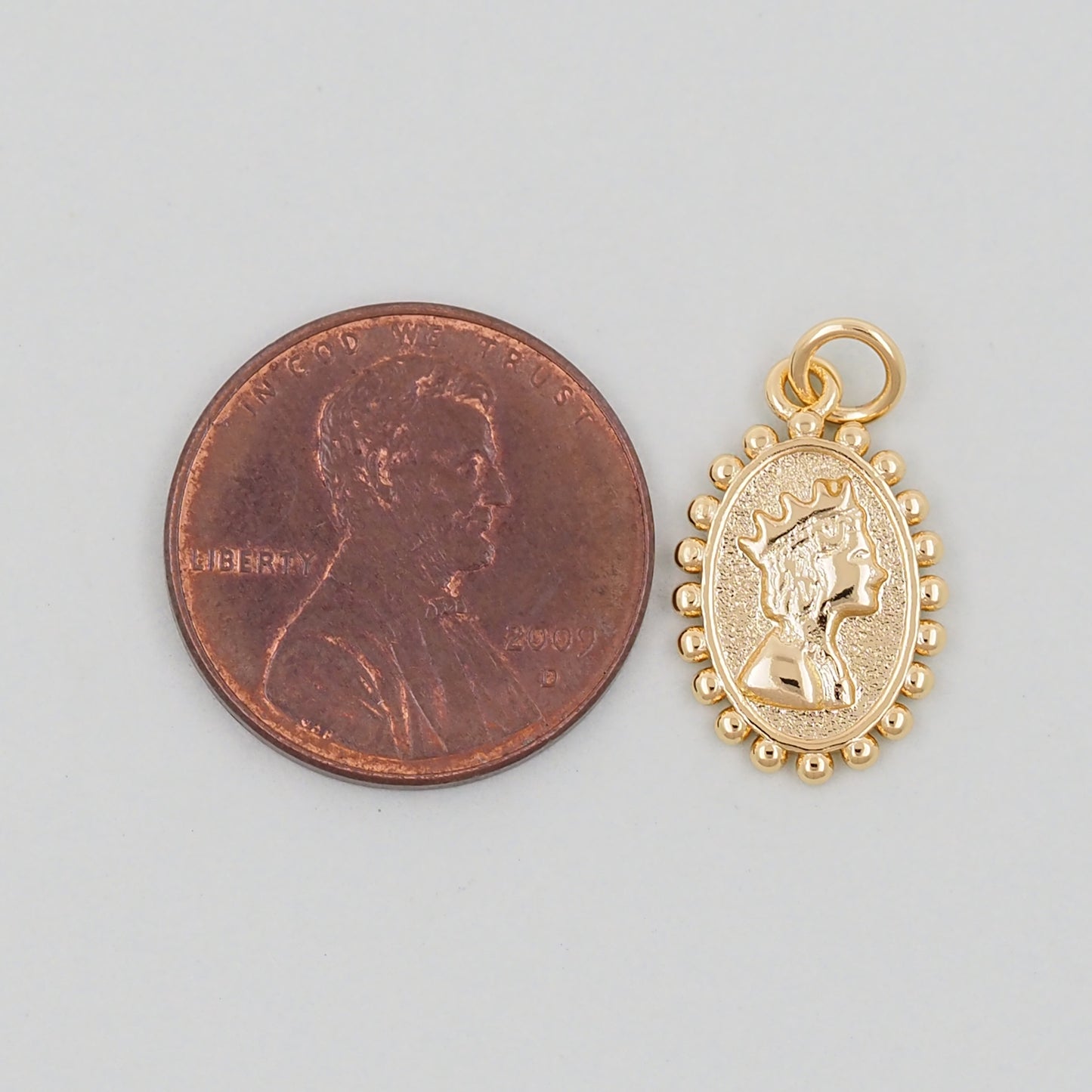 Gold Oval Charms,18K Gold Filled Oval Pendant,Oval Queen Charm Bracelet Necklace for DIY Jewelry Making Supply