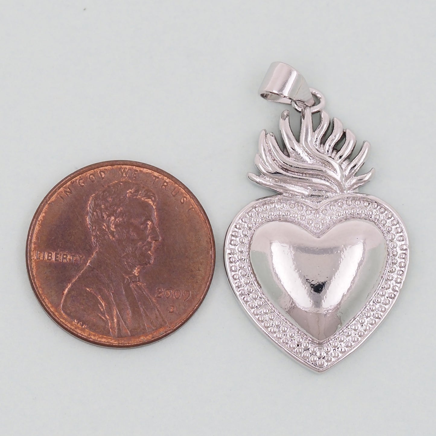 Gold sacred Heart Charms,18K Gold Filled sacred heart Pendant,Religious Charm Bracelet Necklace for DIY Jewelry Making Supply