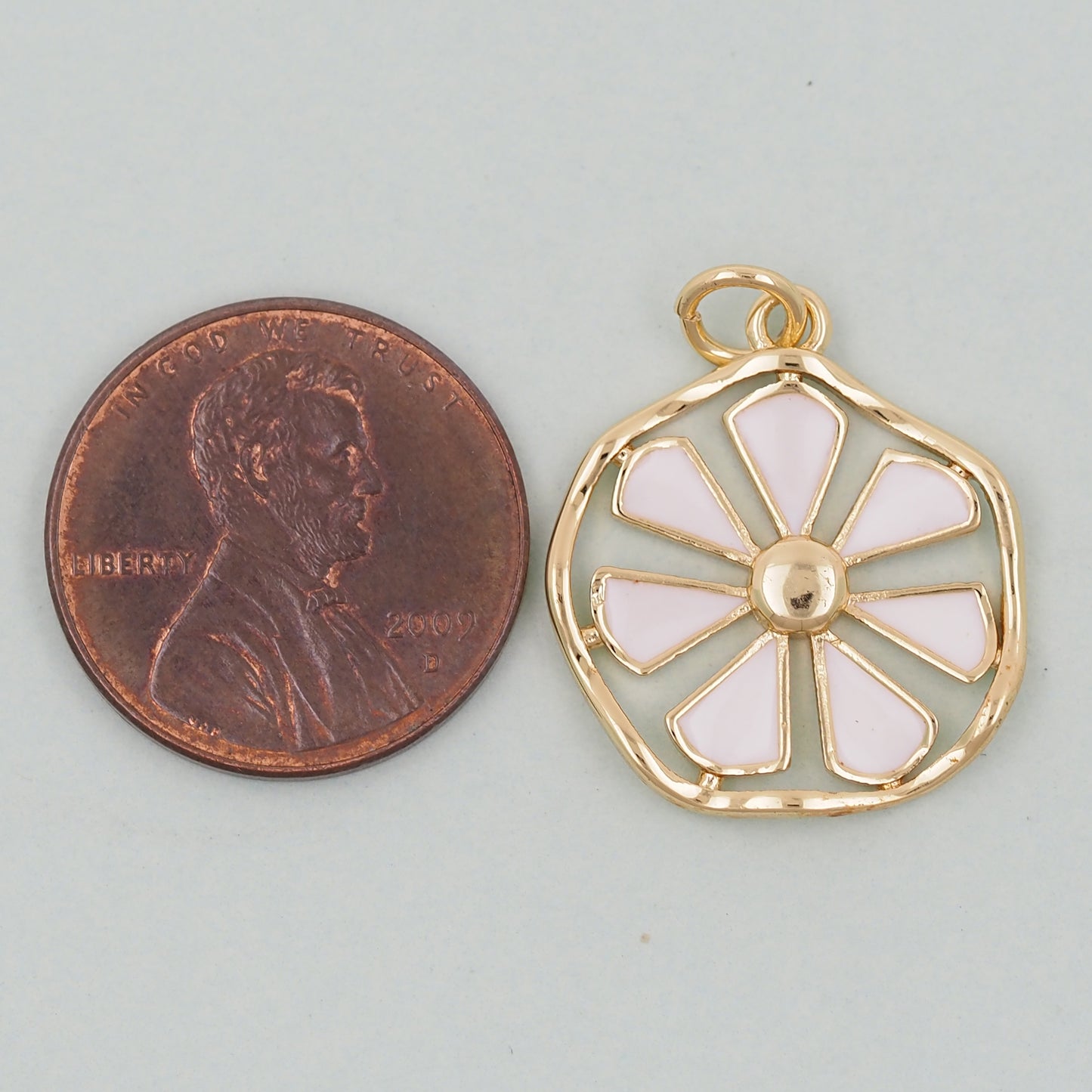 Gold daisy Charms,18K Gold Filled daisy Pendant,daisy Charm Bracelet Necklace for DIY Jewelry Making Supply