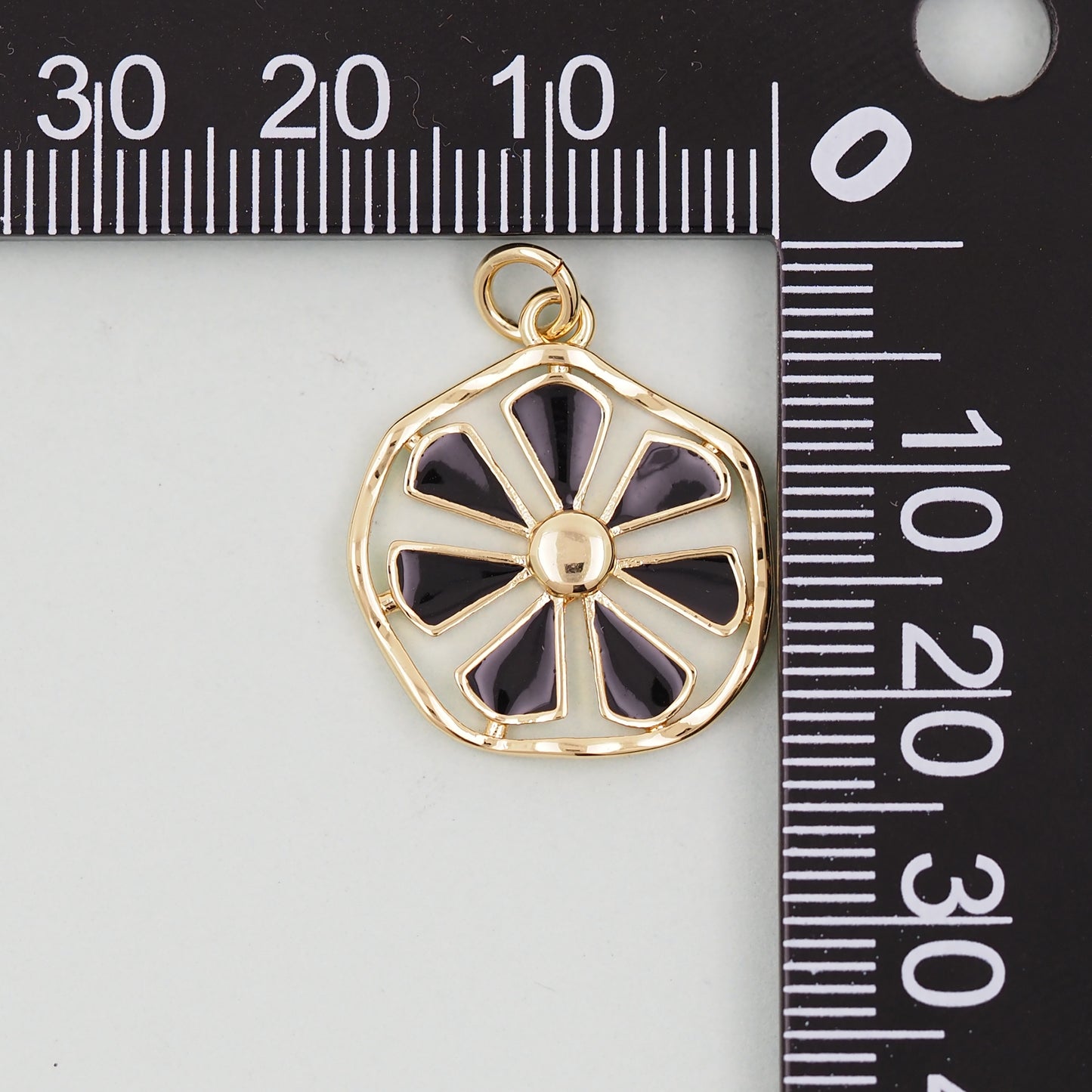 Gold daisy Charms,18K Gold Filled daisy Pendant,daisy Charm Bracelet Necklace for DIY Jewelry Making Supply