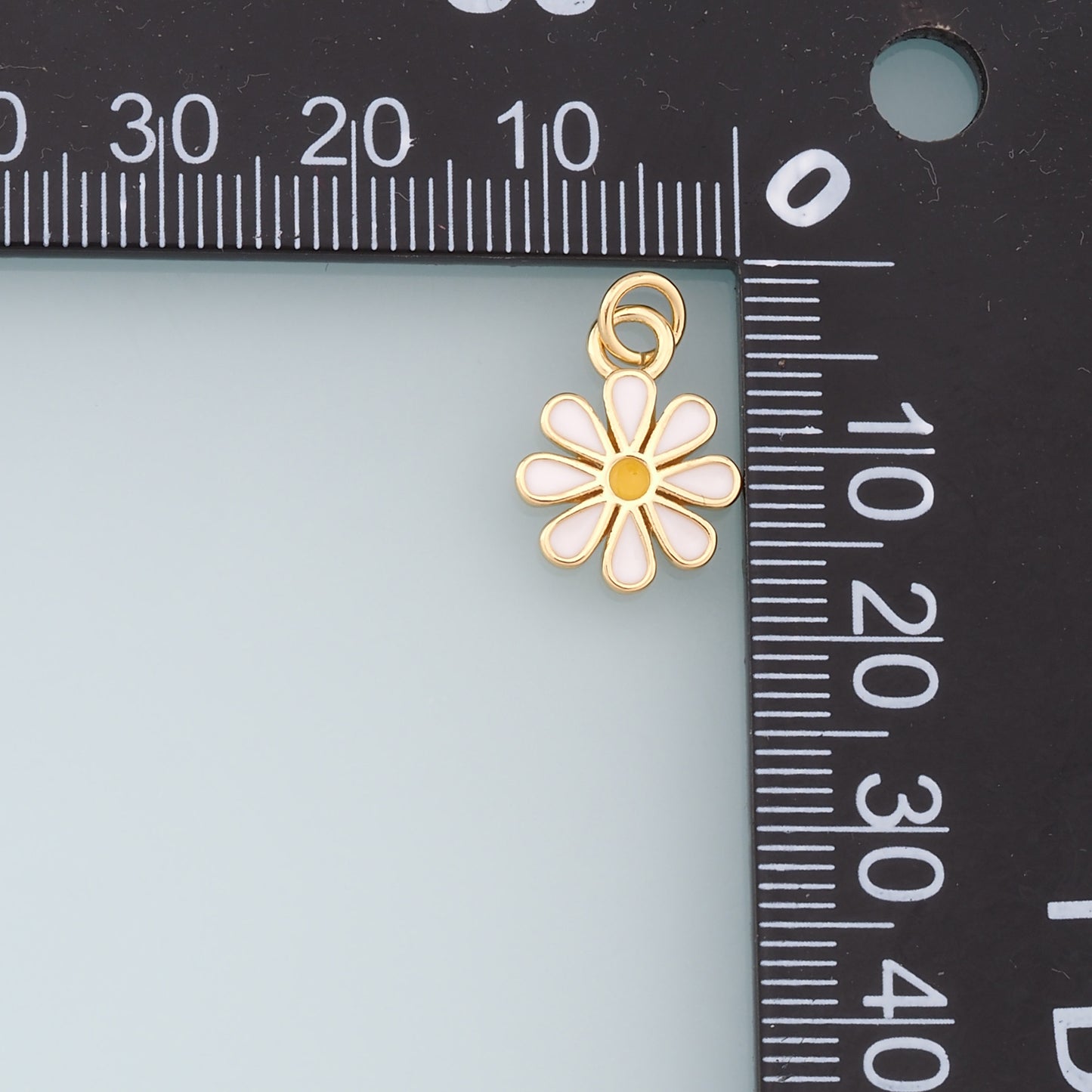 Gold Daisy Charms,18K Gold Filled Daisy Pendant,Enamel Daisy Charm Bracelet Necklace for DIY Jewelry Making Supply