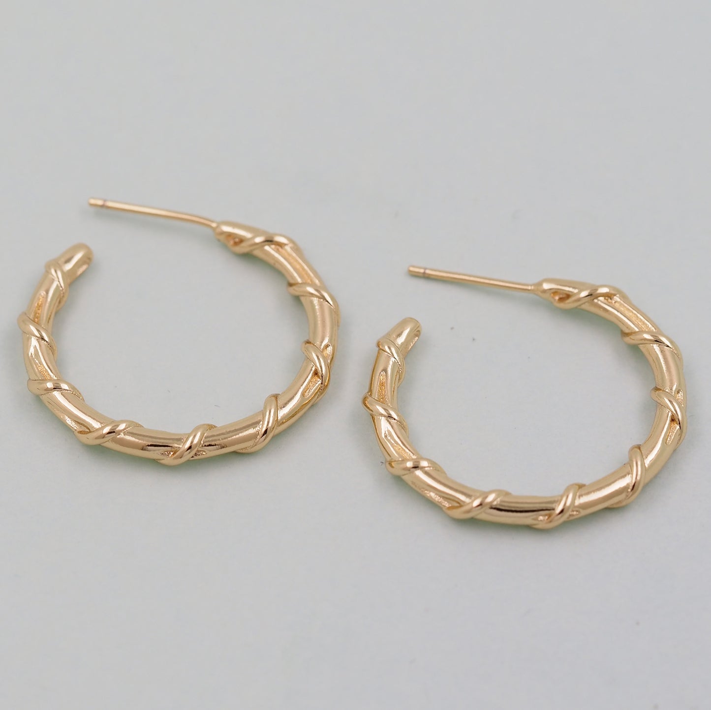1pair 18K Gold Filled thin twist Hoops Earrings,Gold Earrings,Dainty Hoops Huggie,Gold Huggies Hoop Earrings