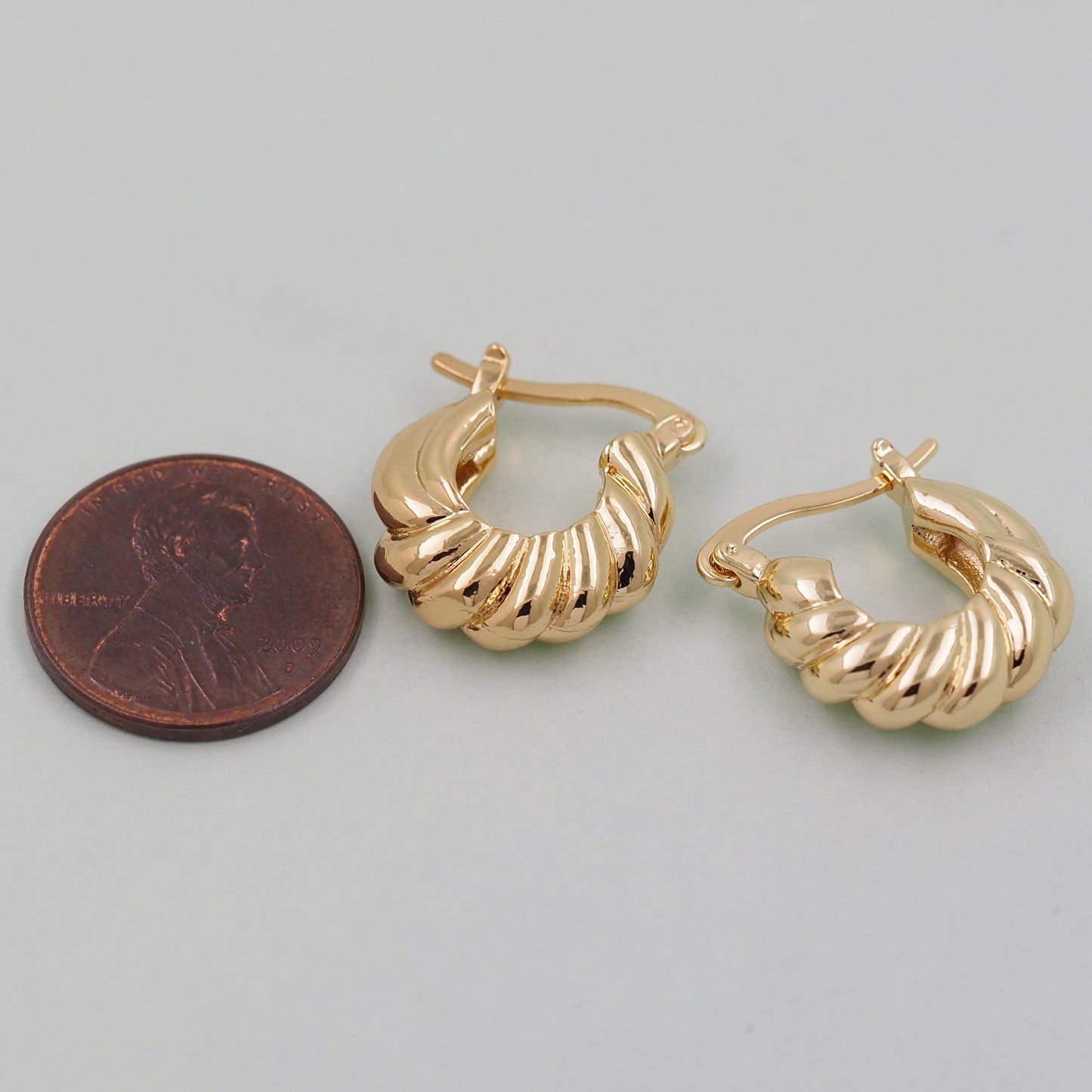 1pair 18K Gold Filled croissant Hoops Earrings,Gold Earrings,Dainty Hoops Huggie,Gold Huggies Hoop Earrings