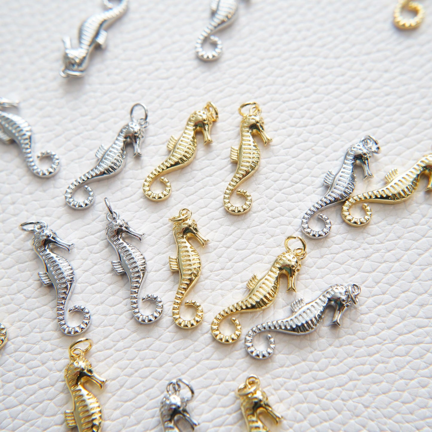 Gold Seahorse Charms,18K Gold Filled Seahorse Pendant,Silver Seahorse Charm Bracelet Necklace for DIY Jewelry Making Supply