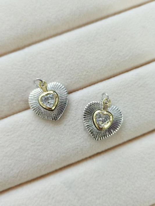 Gold Sacred Heart Charms,18K Gold Filled sacred heart Pendant,sacred heart Charm Bracelet Necklace for DIY Jewelry Making Supply