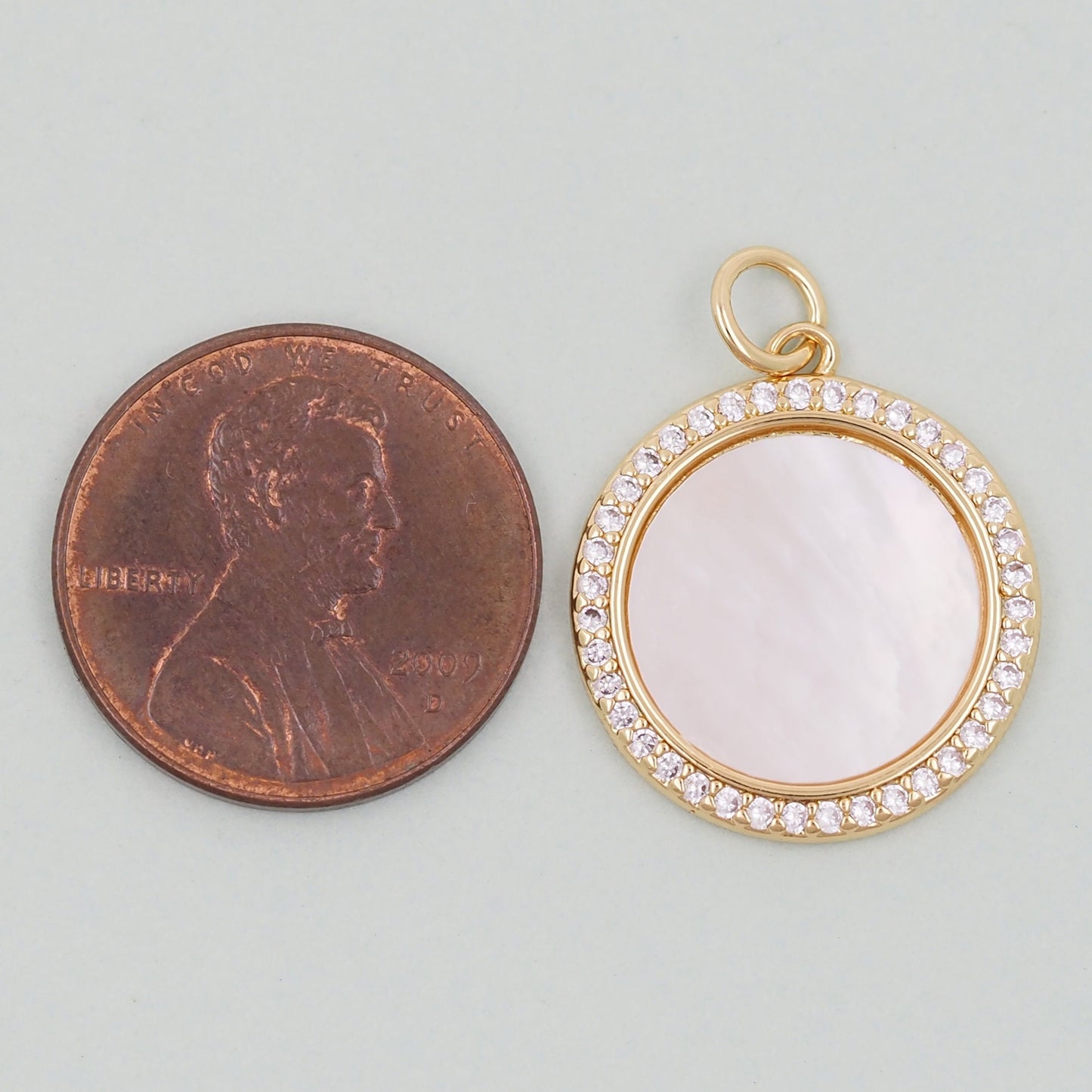 Gold Round Charms,18K Gold Filled Round Coin Pendant,Round Shell Charm Bracelet Necklace for DIY Jewelry Making Supply