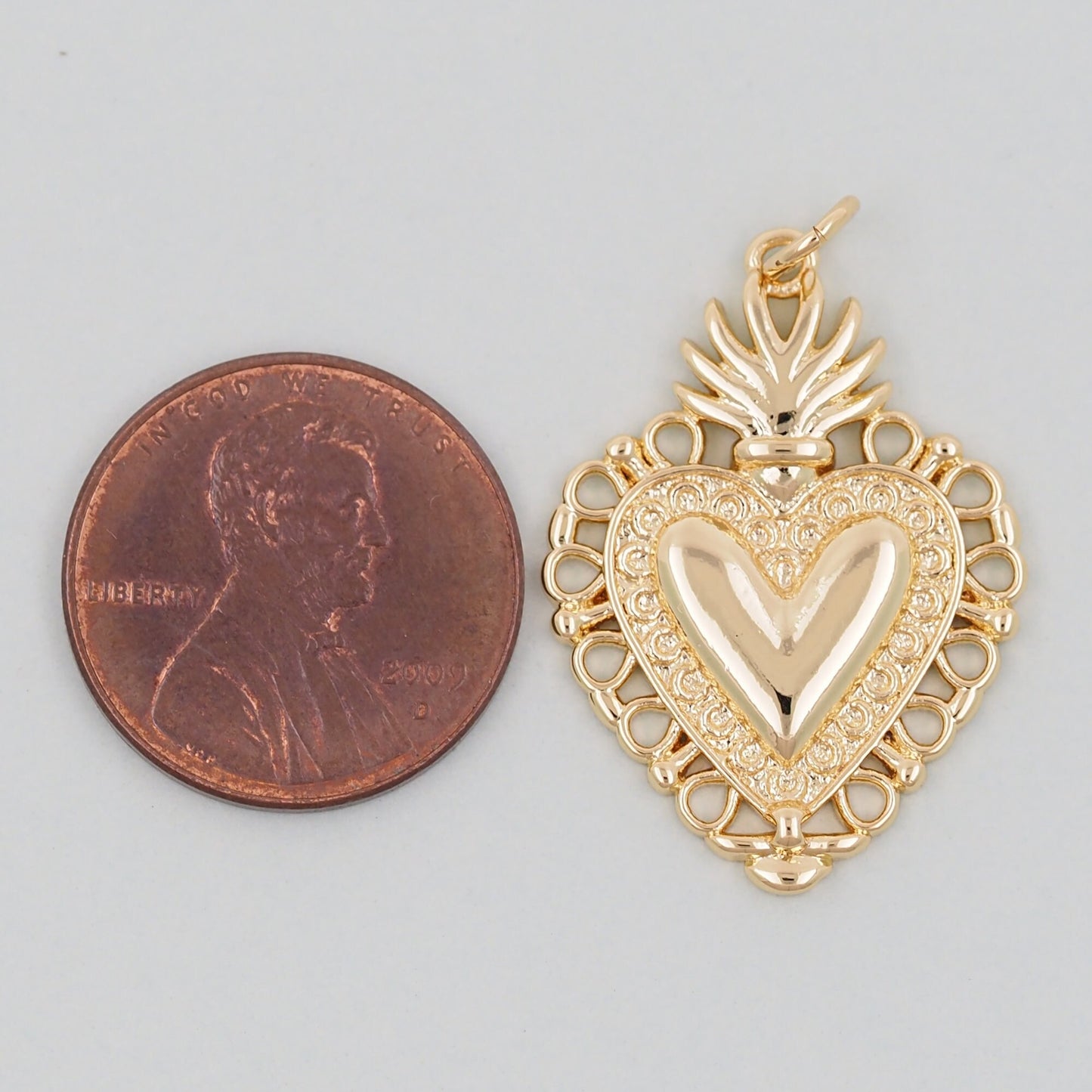 Gold sacred Heart Charms,18K Gold Filled sacred heart Pendant,Religious Charm Bracelet Necklace for DIY Jewelry Making Supply