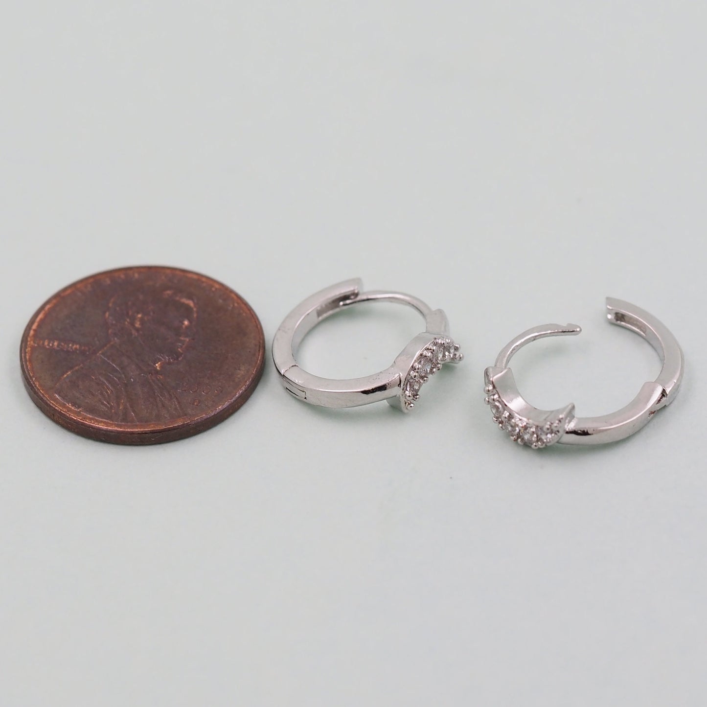 1pair 18K Gold Filled Moon Hoops Earrings,Gold Earrings,Dainty Hoops Huggie,Gold Huggies Hoop Earrings