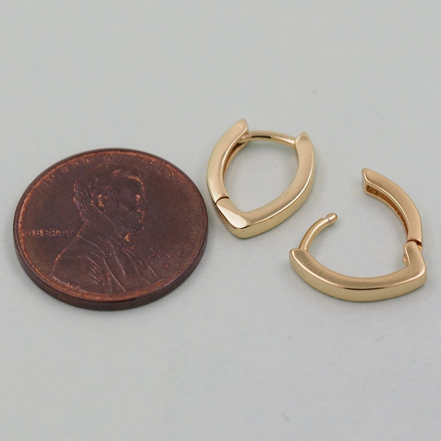 1pair 18K Gold Filled geometry Hoops Earrings,Gold V Earrings,Dainty Hoops Huggie,Gold Huggies Hoop Earrings