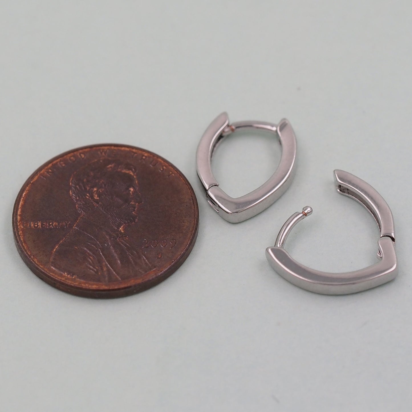 1pair 18K Gold Filled geometry Hoops Earrings,Gold V Earrings,Dainty Hoops Huggie,Gold Huggies Hoop Earrings