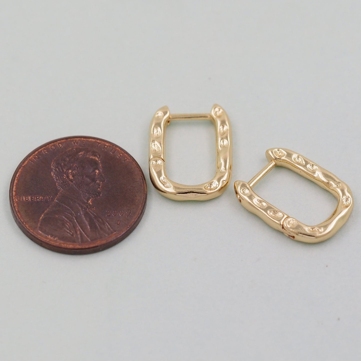 1pair 14K Gold Filled Oval Hoops Earrings,Gold Rectangle Earrings,Dainty Hoops Huggie,Gold Huggies Hoop Earrings