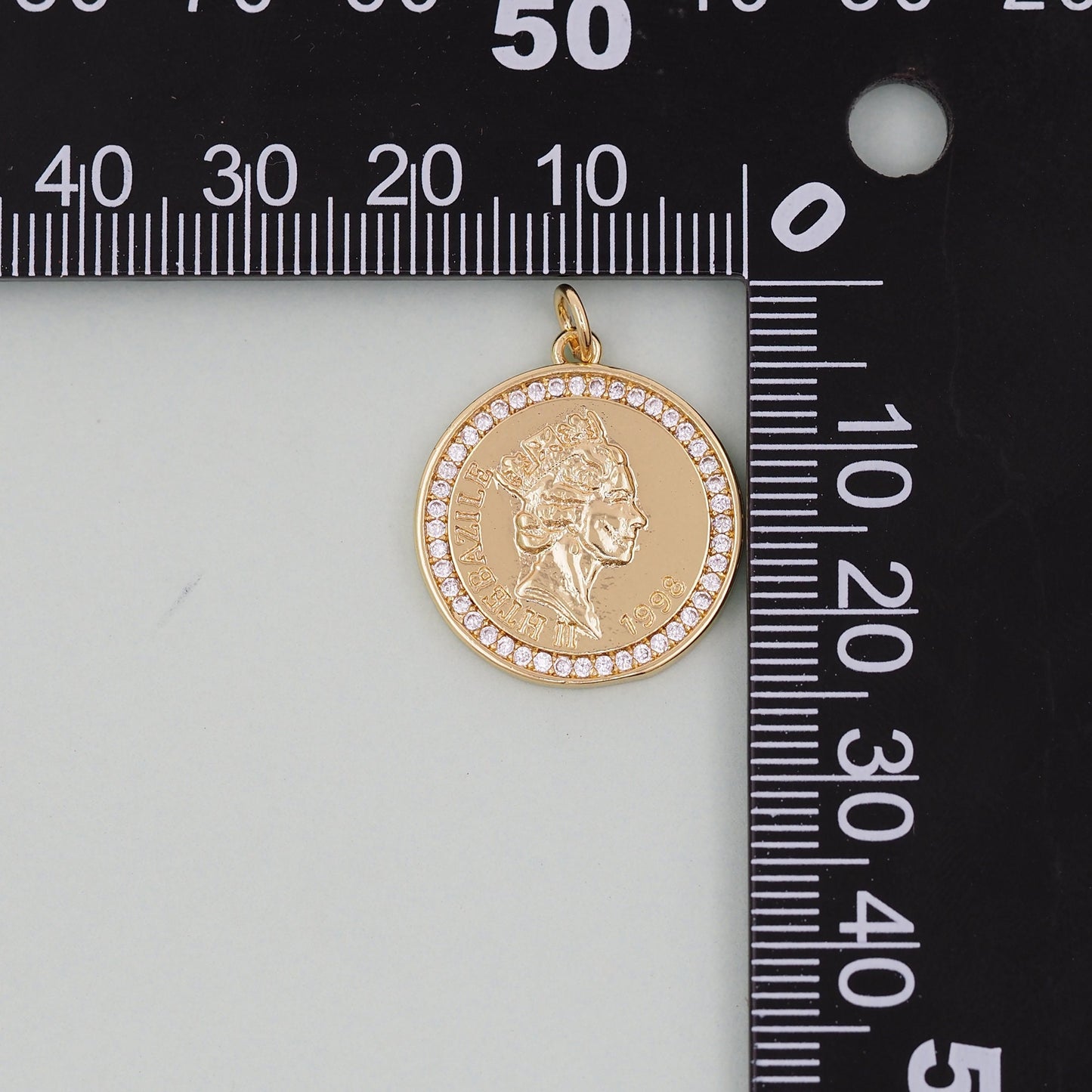 Gold Queen Charms,18K Gold Filled Queen Pendant,Round Coin Queen Charm Bracelet Necklace for DIY Jewelry Making Supply