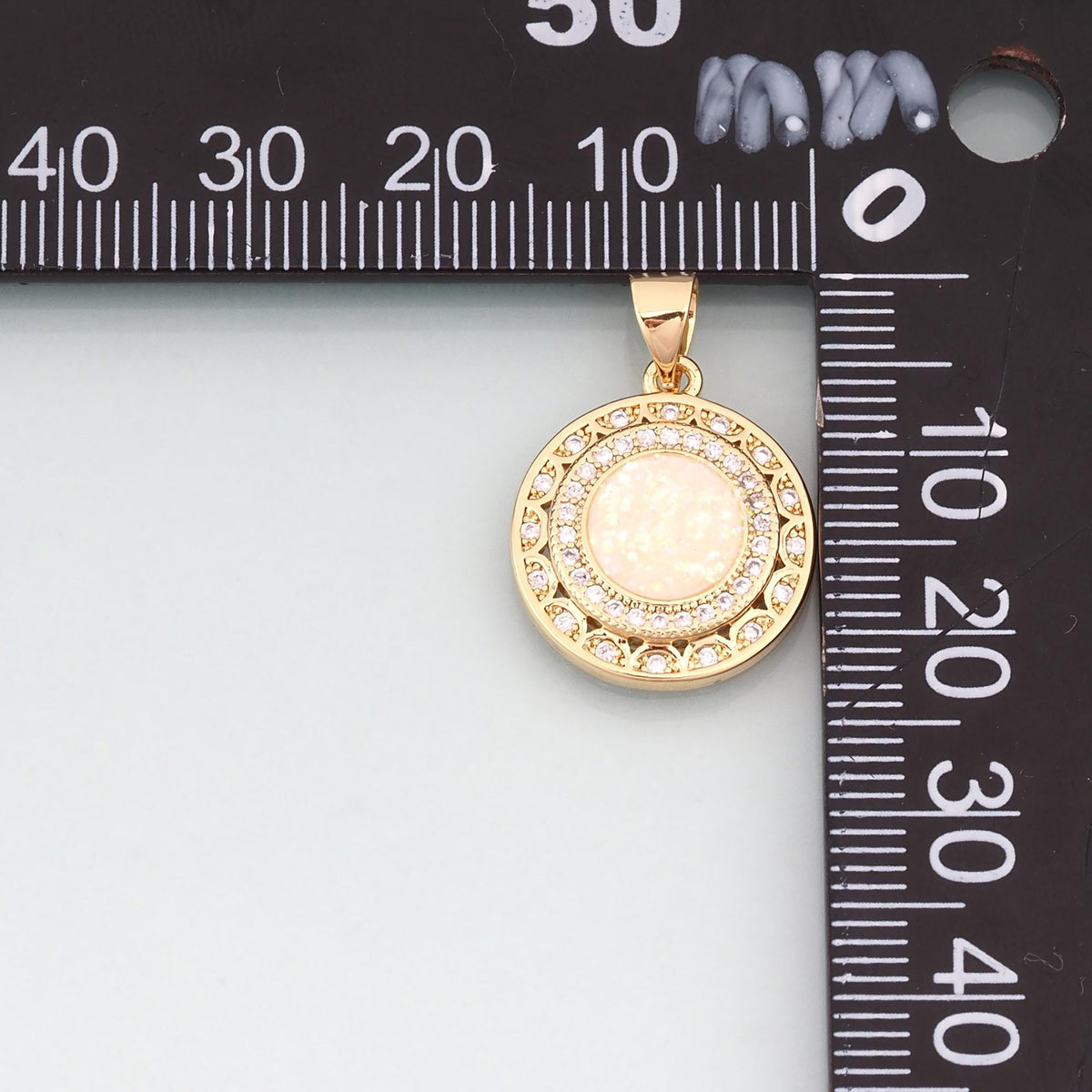 18K Gold Filled Round Charm Pendant for Jewelry Making