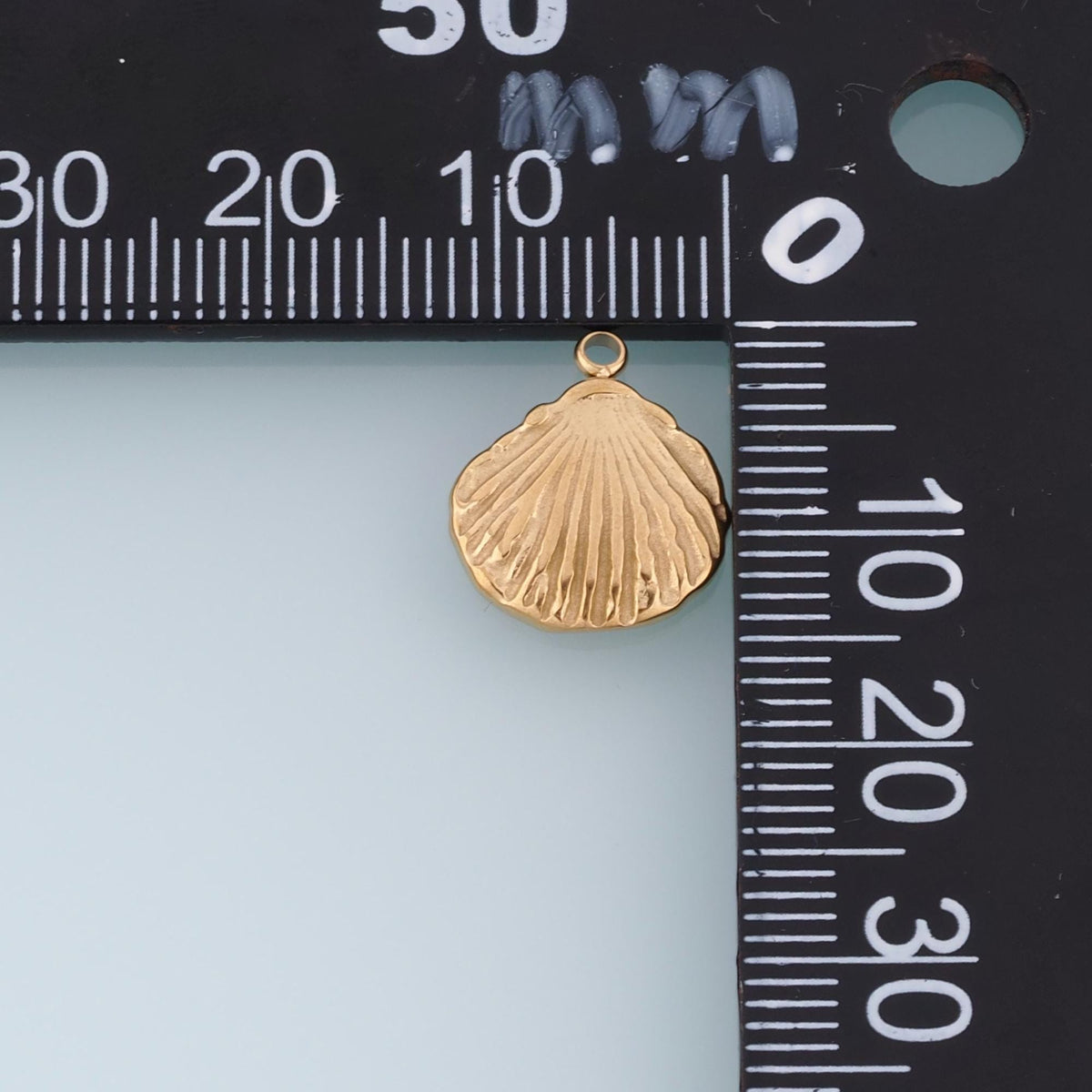 Scallop Shell Pendant,14K Gold Beach Theme Charm DIY Charm for Necklace Bracelet Making