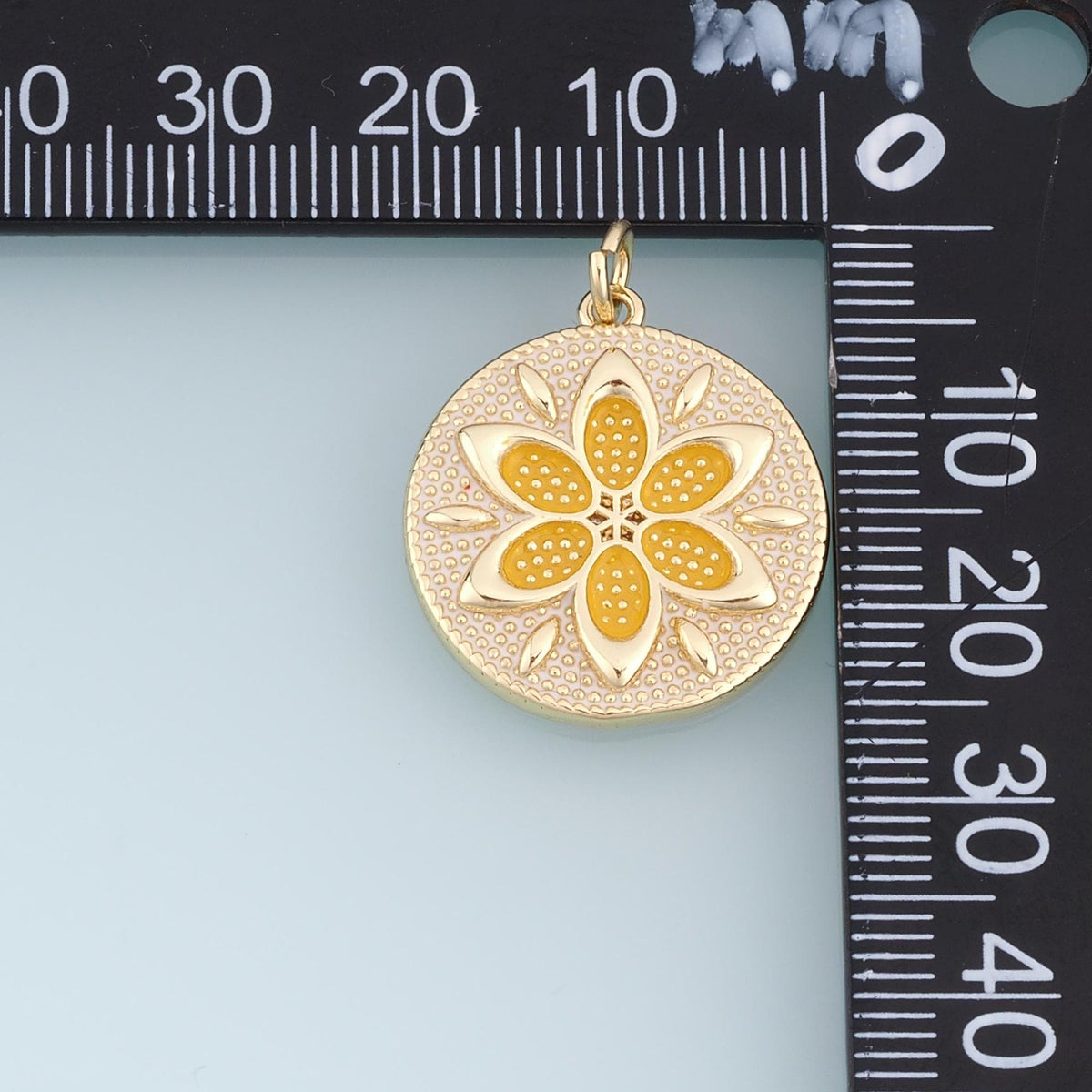 18K Gold Filled Flower Medallion Charm,Round Floral Pendant,Textured Gold Flower Charm,DIY Necklace Bracelet Jewelry Making S