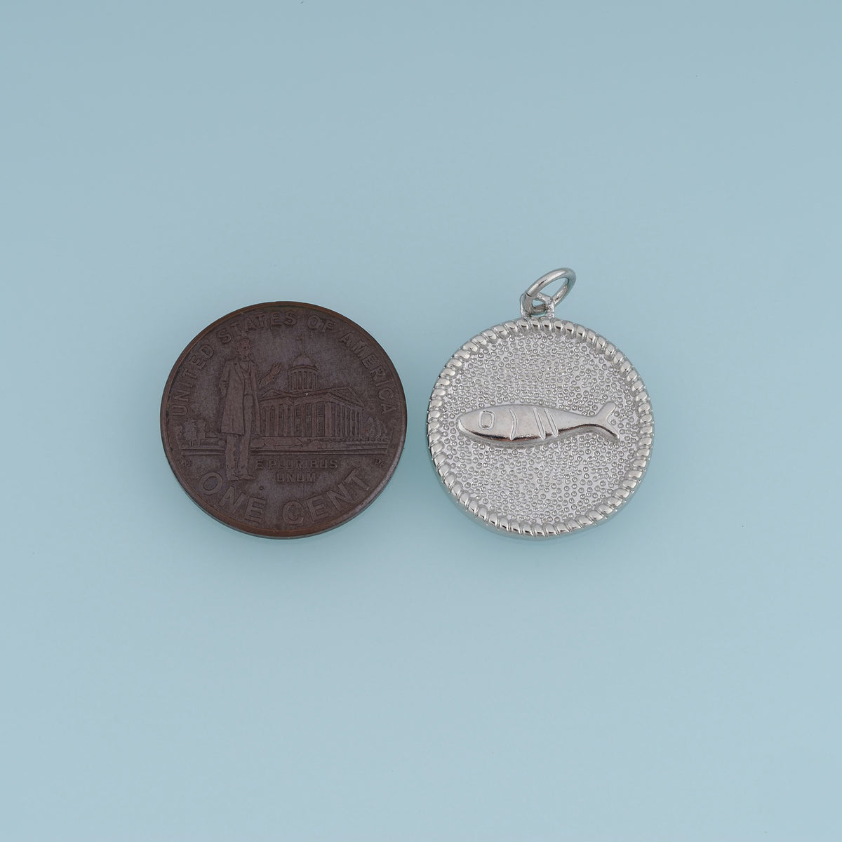 18K Gold Filled Fish Charm,Round Fish Pendant Ocean Charm Textured Disc Pendant for Bracelet Necklace DIY Jewelry Making Supply