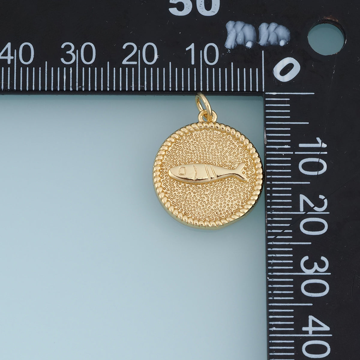 18K Gold Filled Fish Charm,Round Fish Pendant Ocean Charm Textured Disc Pendant for Bracelet Necklace DIY Jewelry Making Supply