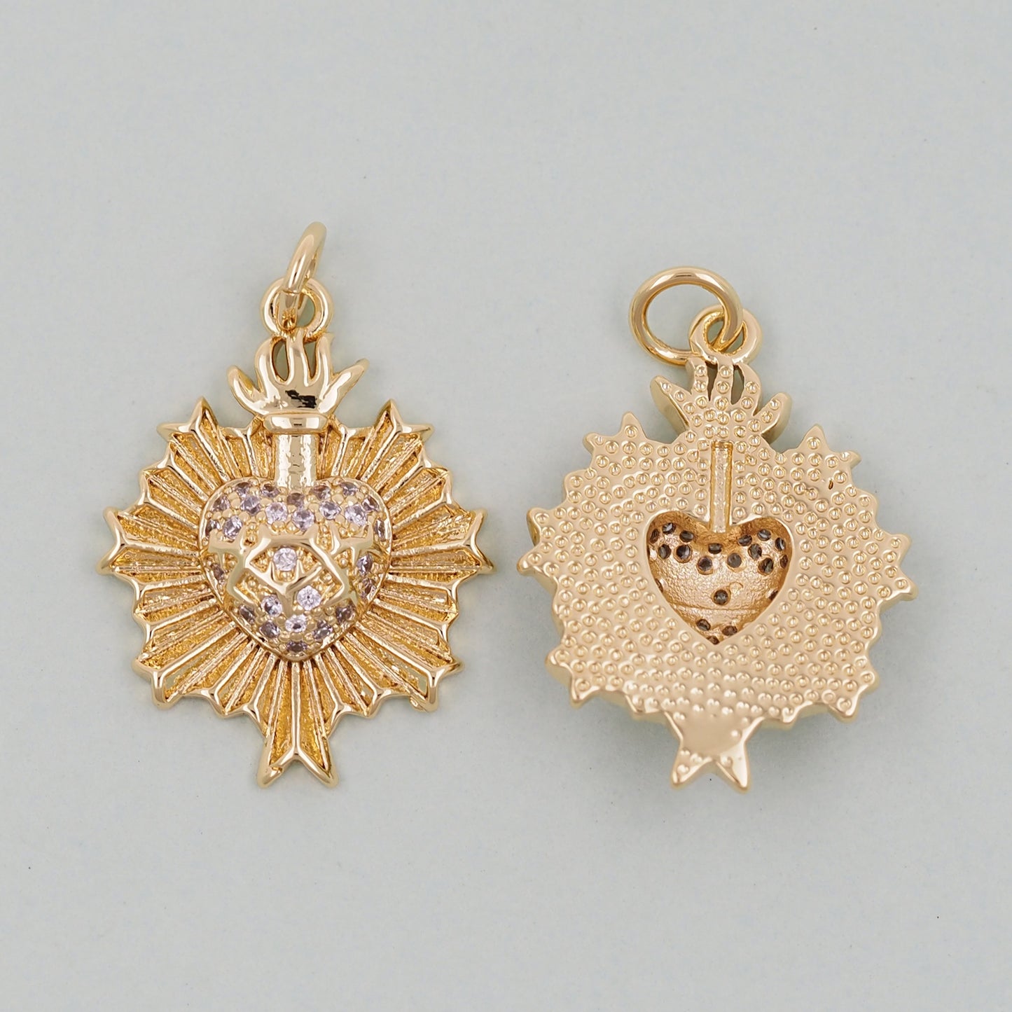 Gold sacred Heart Charms,18K Gold Filled sacred heart Pendant,Religious Charm Bracelet Necklace for DIY Jewelry Making Supply