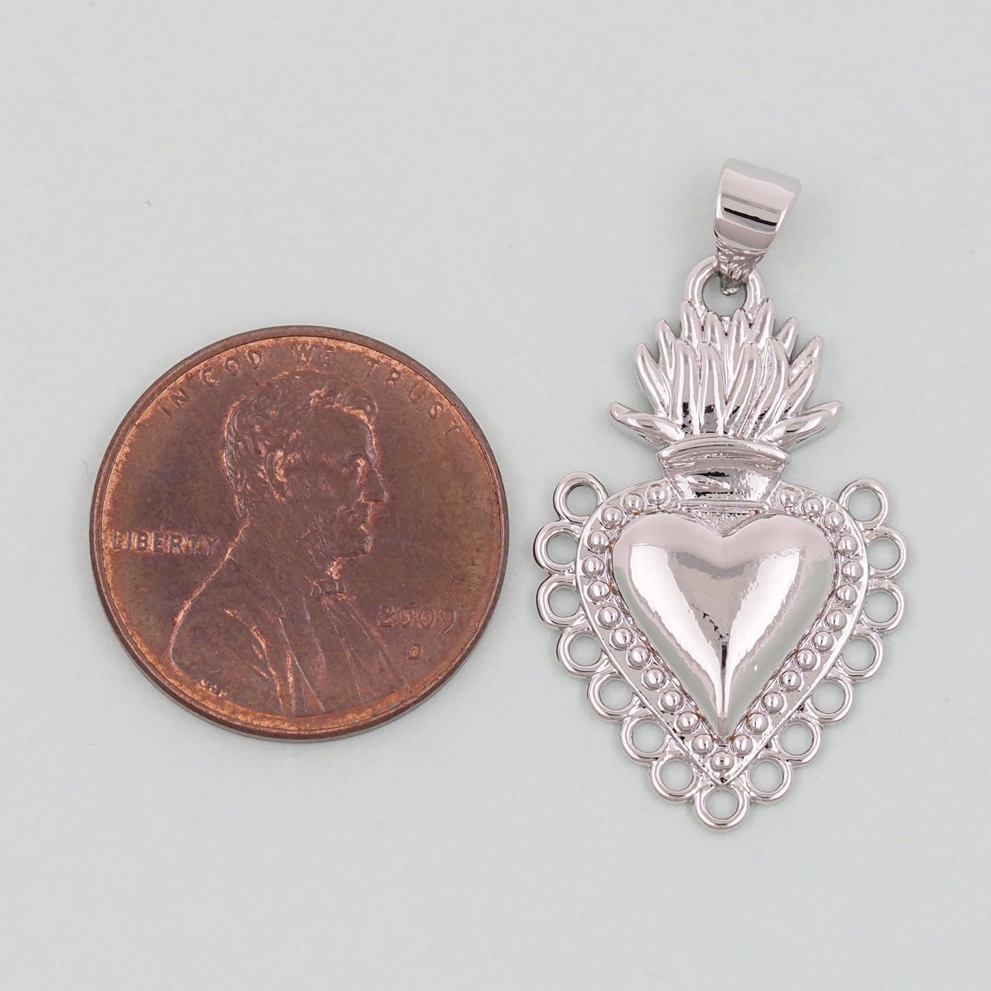 Gold sacred Heart Charms,18K Gold Filled sacred heart Pendant,Religious Charm Bracelet Necklace for DIY Jewelry Making Supply