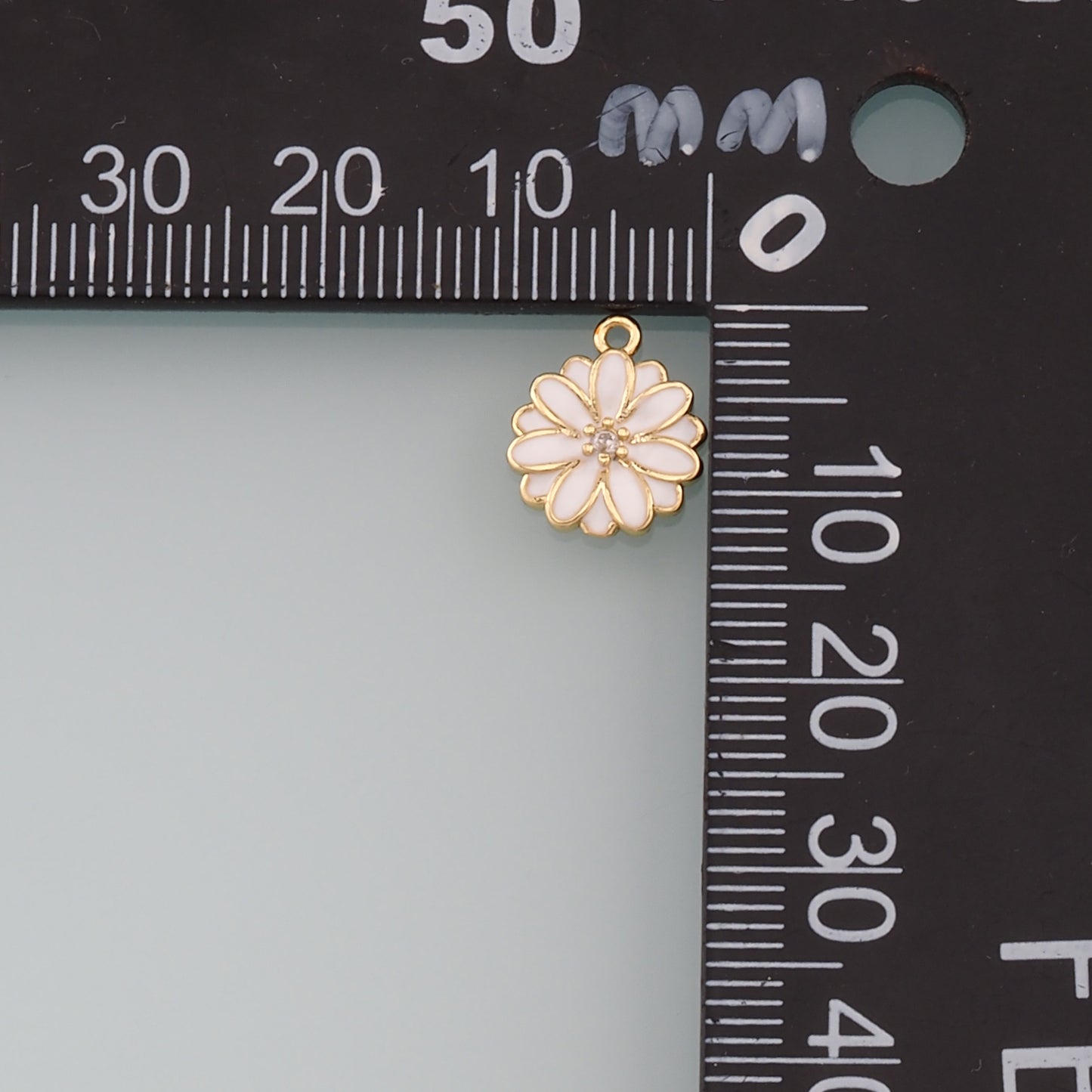Gold Daisy Charms,18K Gold Filled Daisy Pendant,Enamel Daisy Charm Bracelet Necklace for DIY Jewelry Making Supply