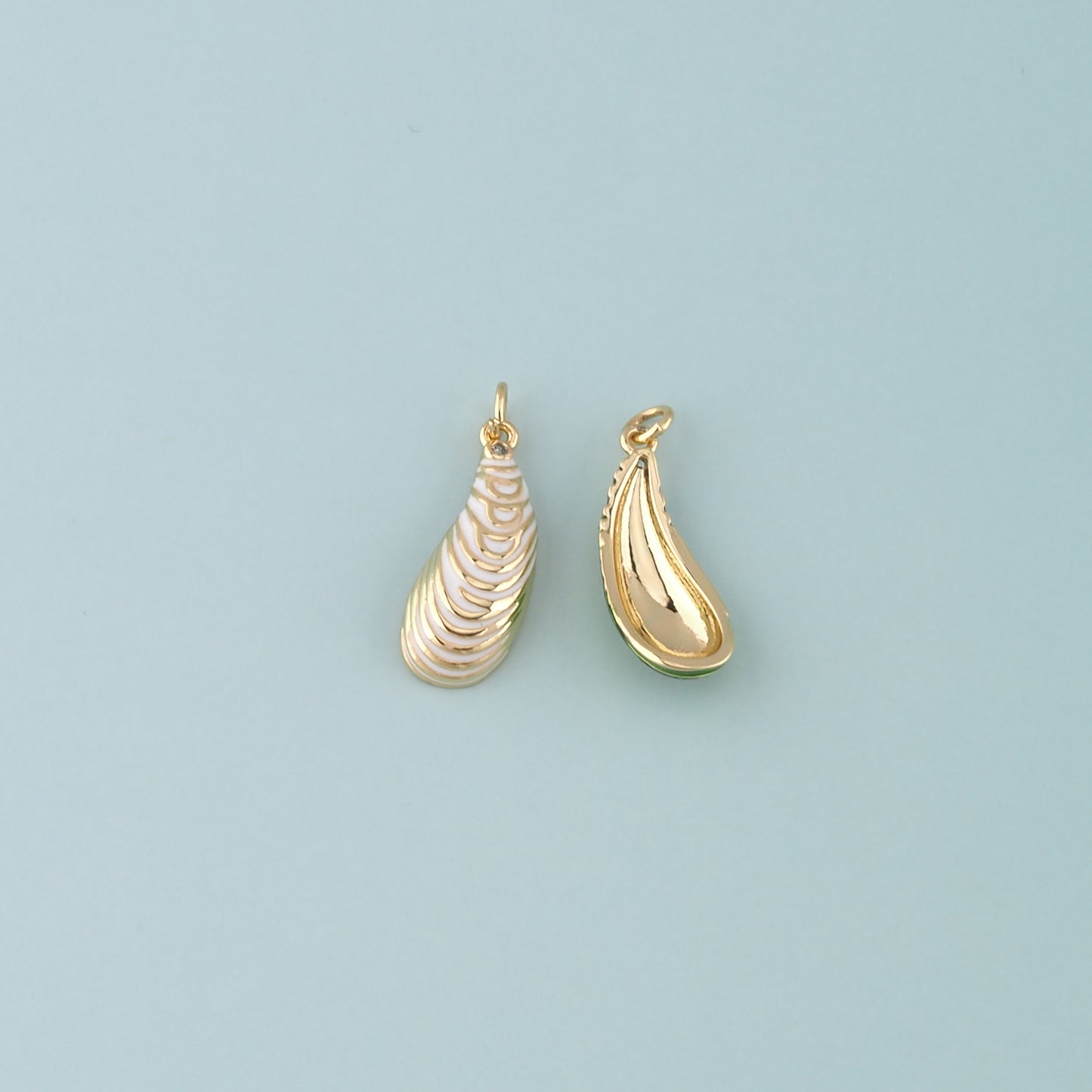 Gold Oyster Charms,18K Gold Filled Conch Pendant,Enamel Conch Shell Charm Bracelet Necklace for DIY Jewelry Making Supply
