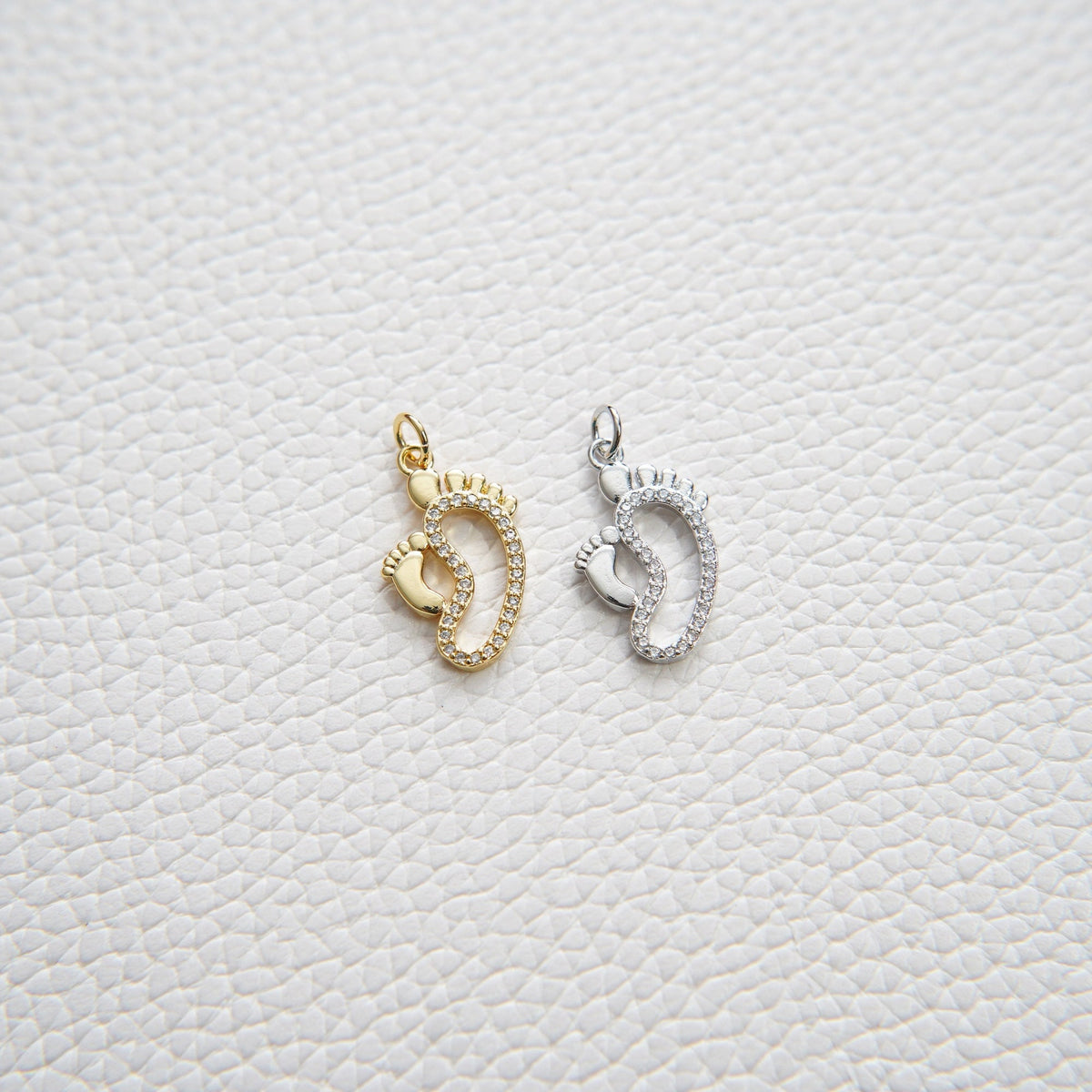 18K Gold Filled Hand Charm Pendant for Jewelry Making
