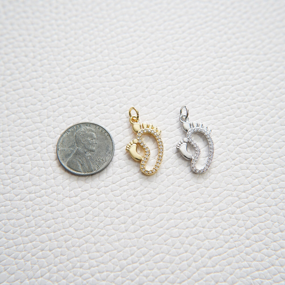 18K Gold Filled Hand Charm Pendant for Jewelry Making