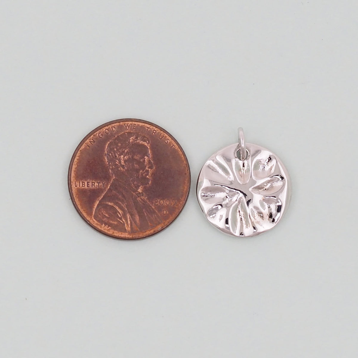 18K Gold Filled Round Charm Pendant for Jewelry Making