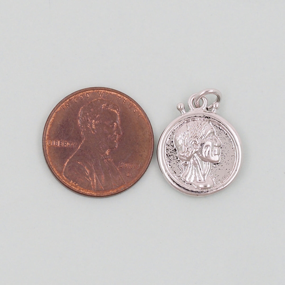 18K Gold Filled Round Charm Pendant for Jewelry Making