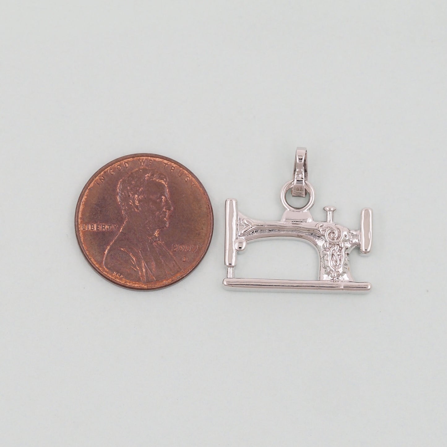 Gold sewing machine Charms,18K Gold Filled sewing machine Pendant,sewing machine Charm Bracelet Necklace for DIY Jewelry Making Supply