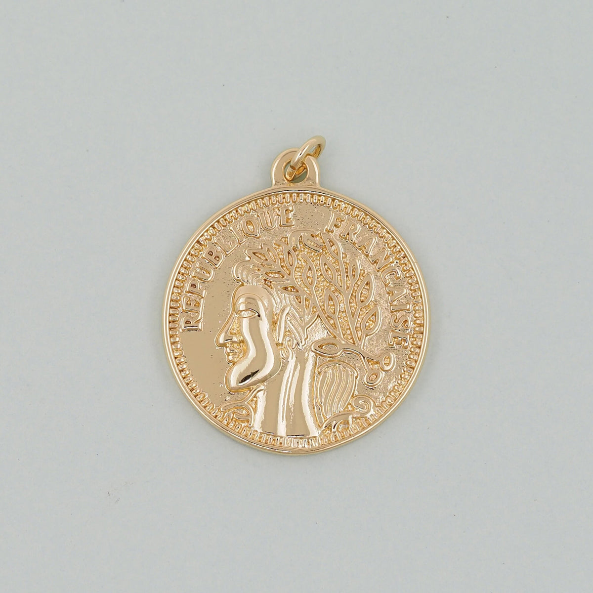 18K Gold Filled Round Charm Pendant for Jewelry Making