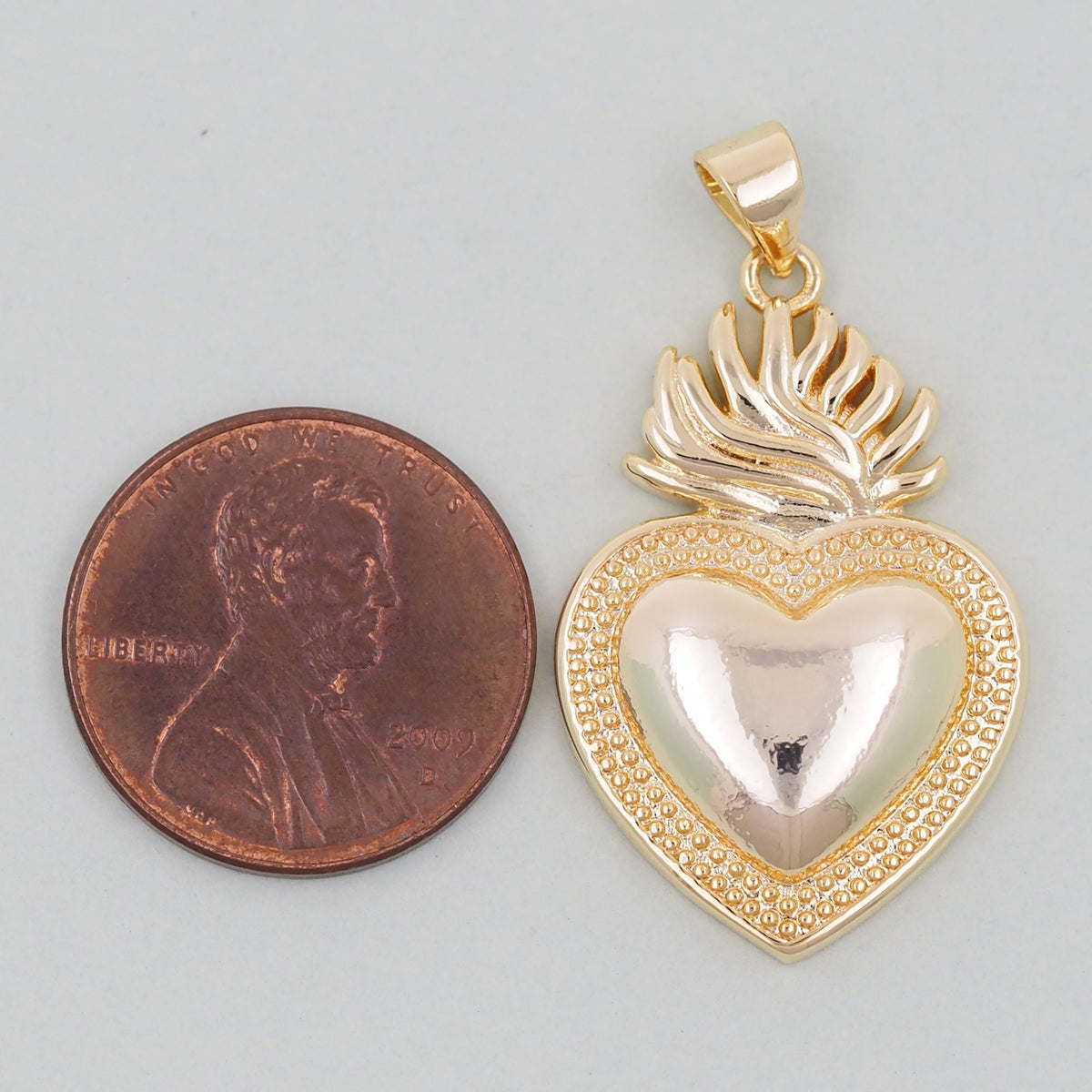 Gold sacred Heart Charms,18K Gold Filled sacred heart Pendant,Religious Charm Bracelet Necklace for DIY Jewelry Making Supply