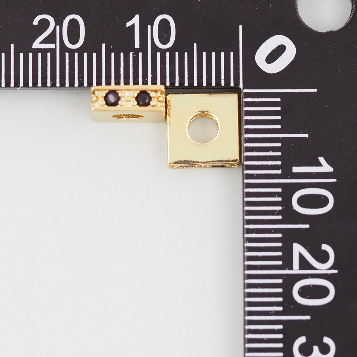 18K Gold Filled Hand Charm Pendant for Jewelry Making