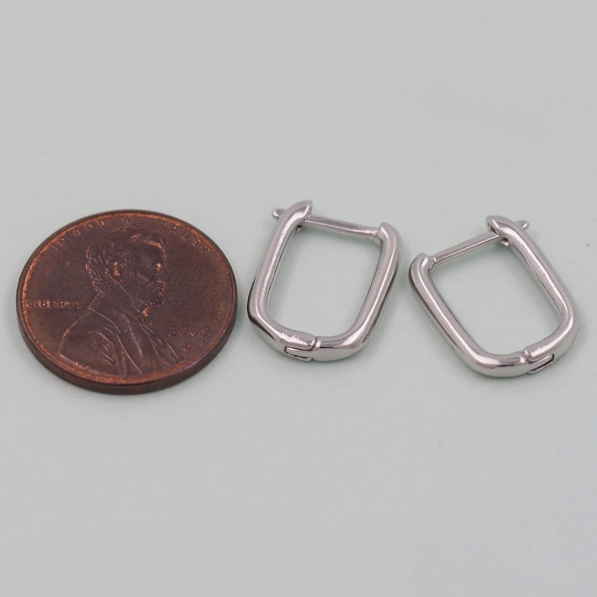 18K Gold Filled Oval Huggie Hoop Earrings for Jewelry Making