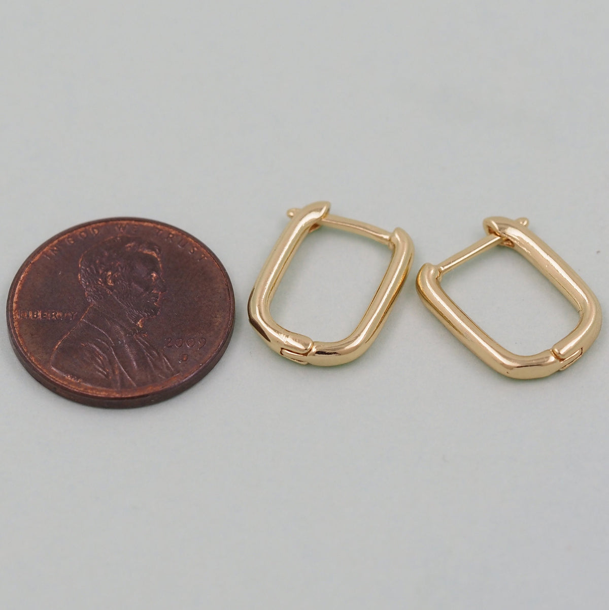 18K Gold Filled Oval Huggie Hoop Earrings for Jewelry Making