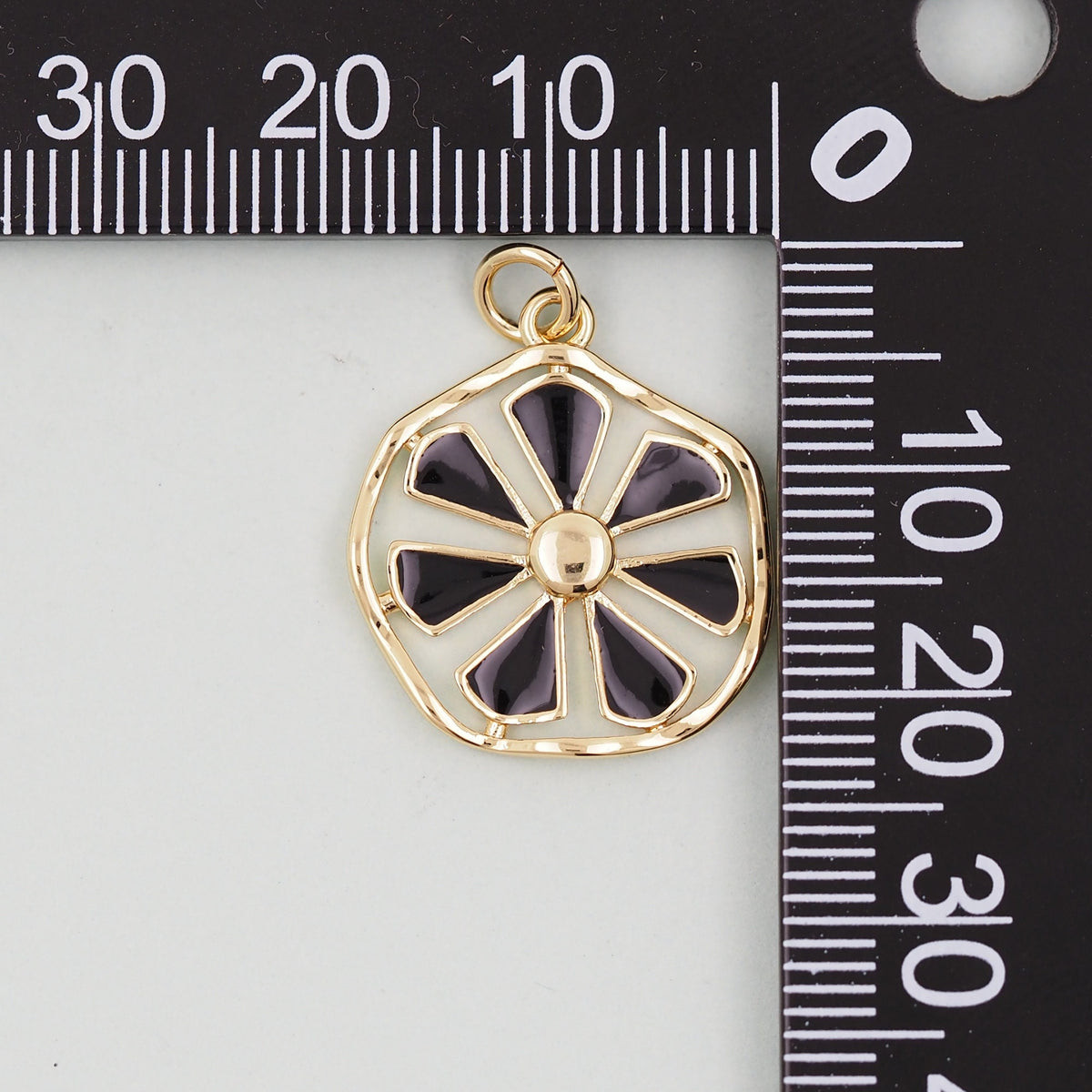 Gold daisy Charms,18K Gold Filled daisy Pendant,daisy Charm Bracelet Necklace for DIY Jewelry Making Supply