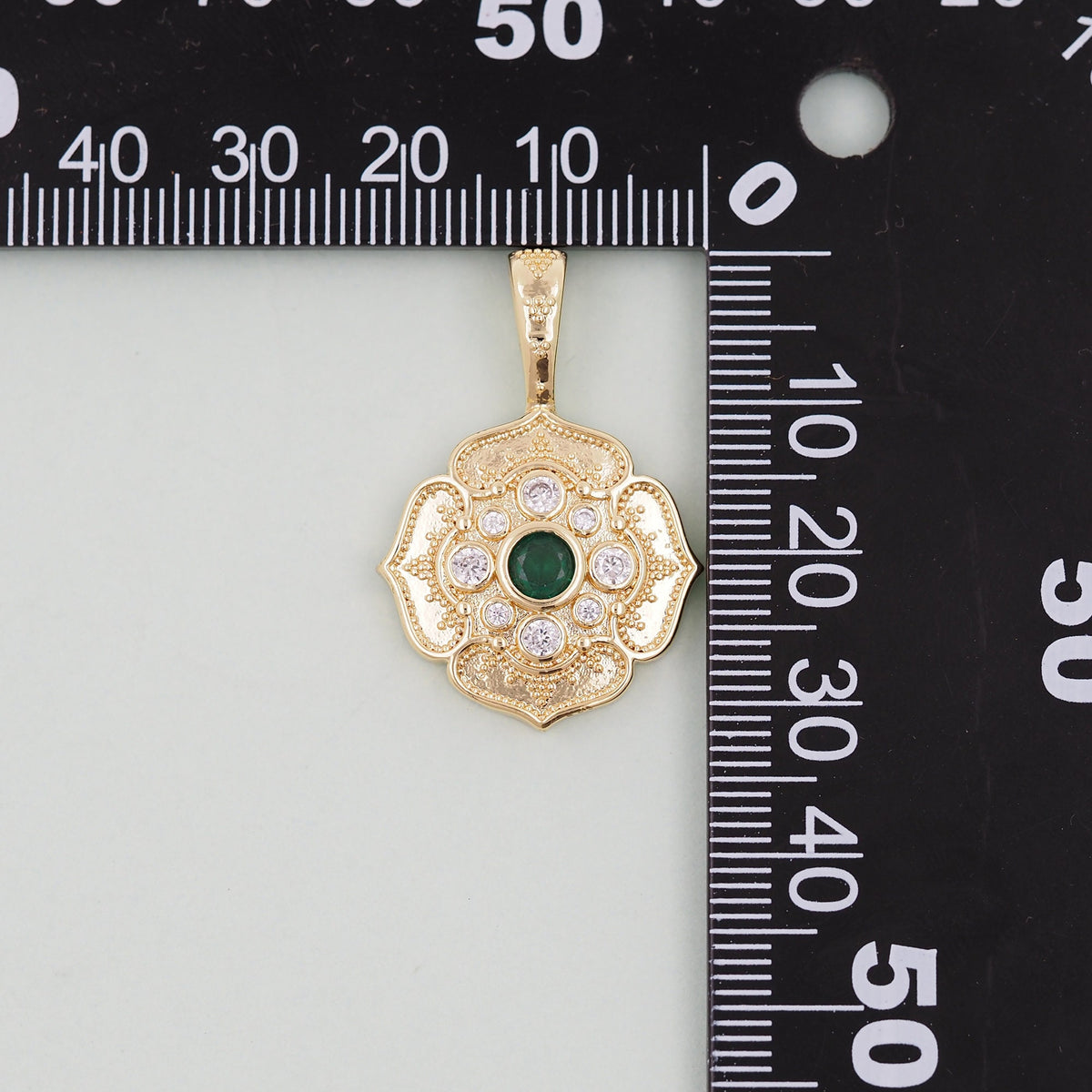 18K Gold Filled Round Charm Pendant for Jewelry Making