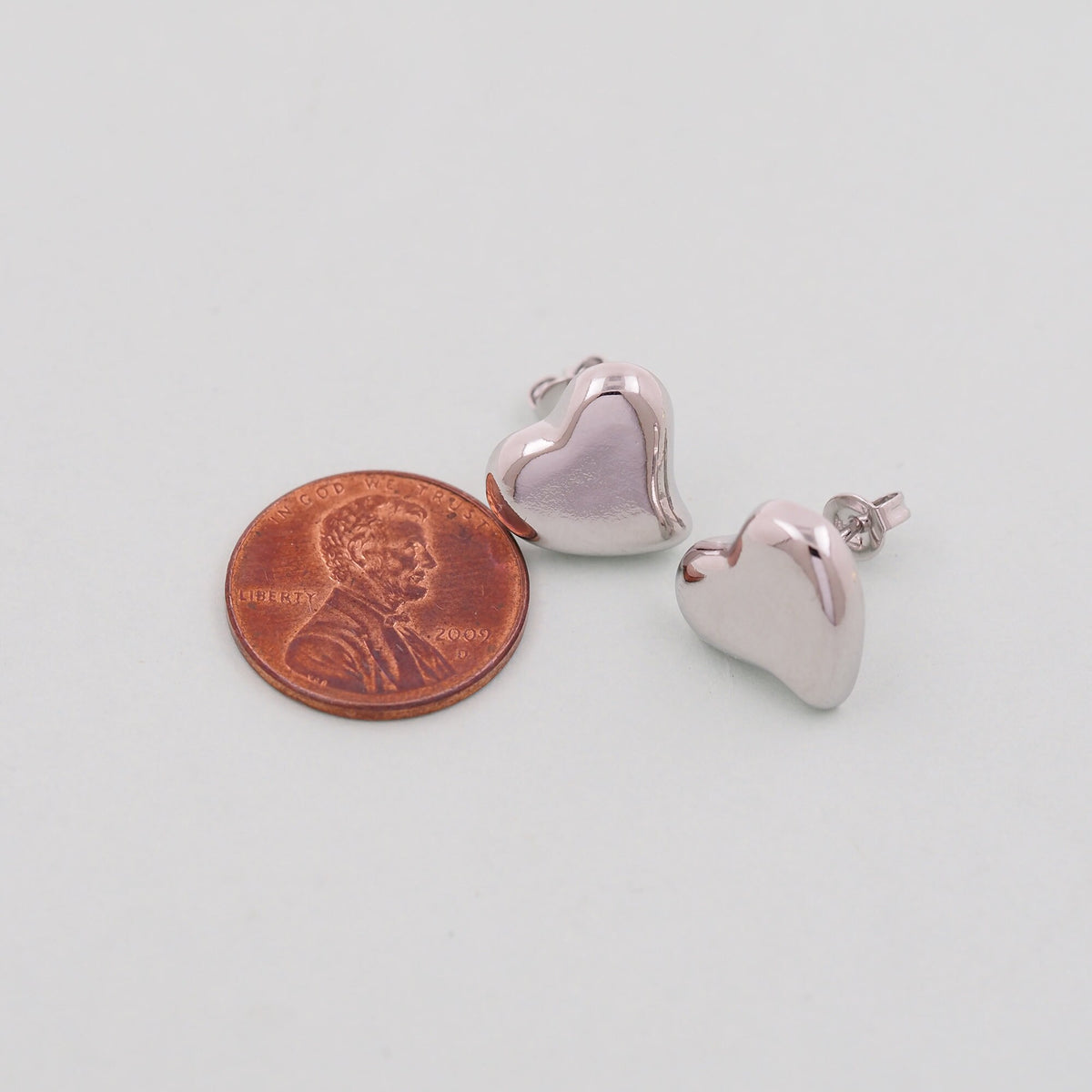 1pair 18K Gold Filled Heart Earrings,Gold Earrings,Dainty Earrings