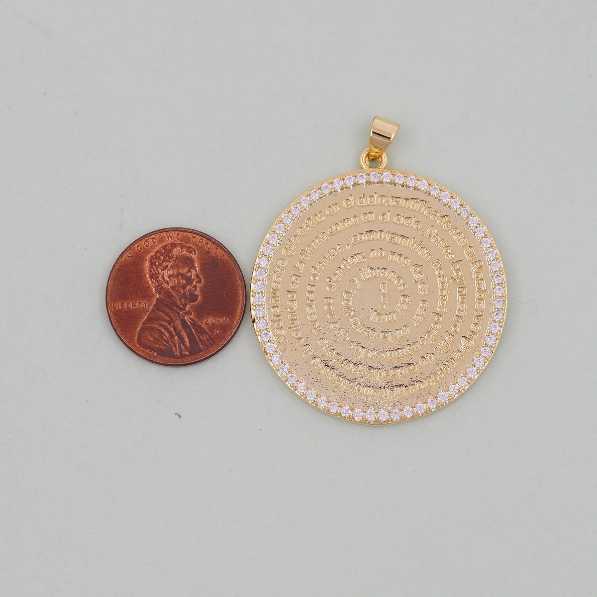18K Gold Filled Round Charm Pendant for Jewelry Making