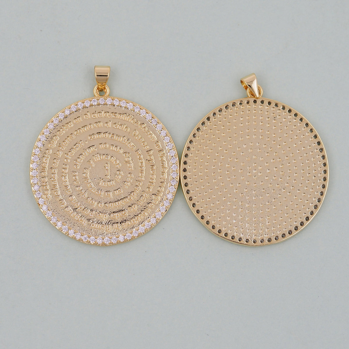 18K Gold Filled Round Charm Pendant for Jewelry Making