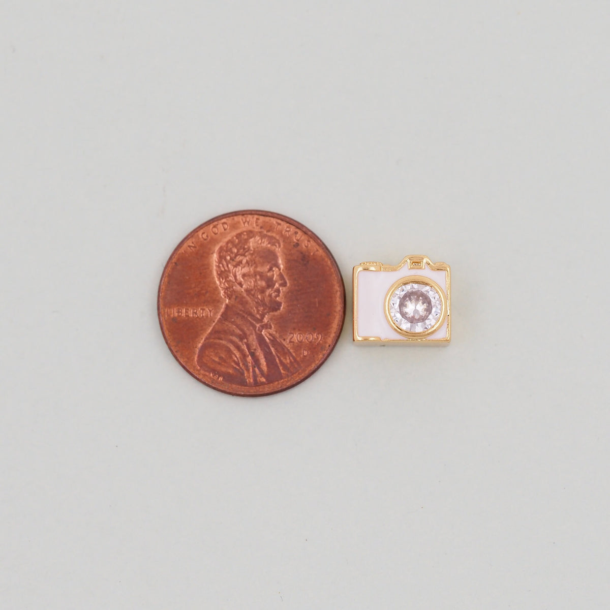 Gold camera Charms,18K Gold Filled camera Pendant,camera Charm Bracelet Necklace for DIY Jewelry Making Supply hole 2mm
