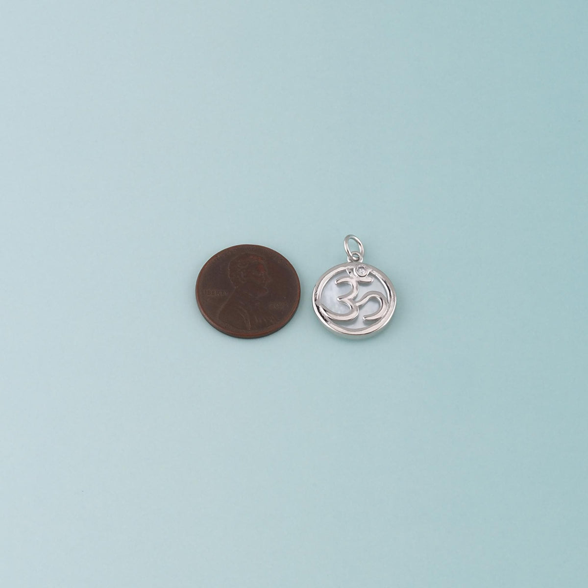 18K Gold Filled Hand Charm Pendant for Jewelry Making