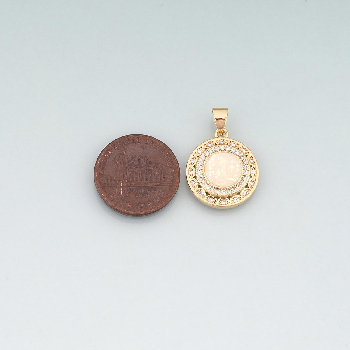 18K Gold Filled Round Charm Pendant for Jewelry Making