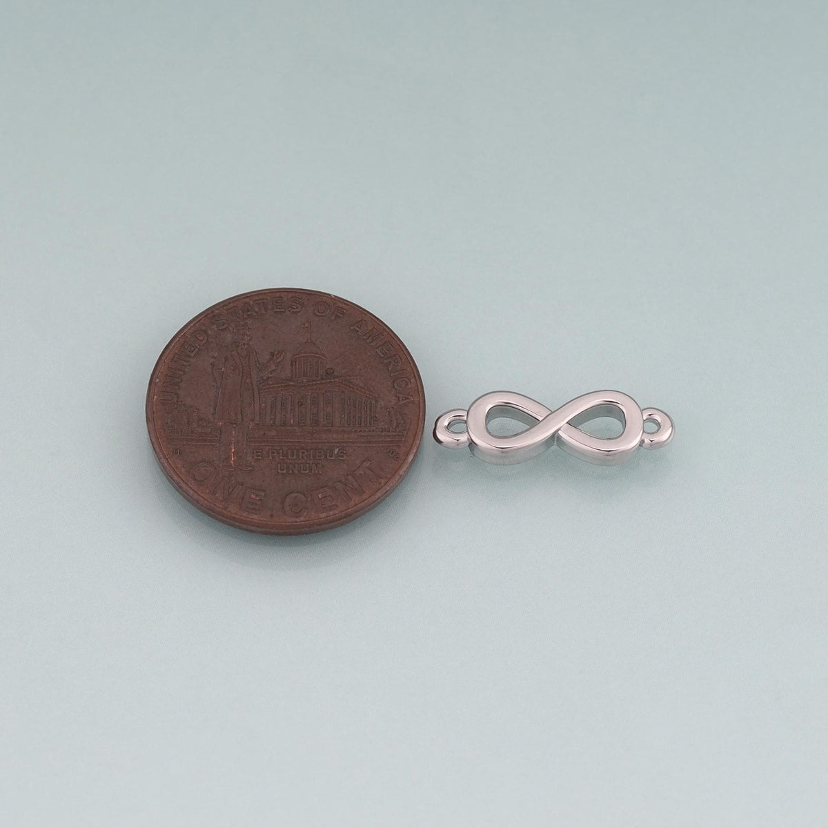 18K Gold Filled Hand Charm Pendant for Jewelry Making
