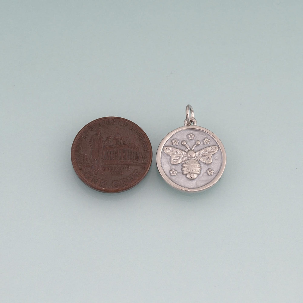18K Gold Filled Enamel Bee Round Pendant,Insect Charm Bracelet Necklace for DIY Jewelry Making Supply
