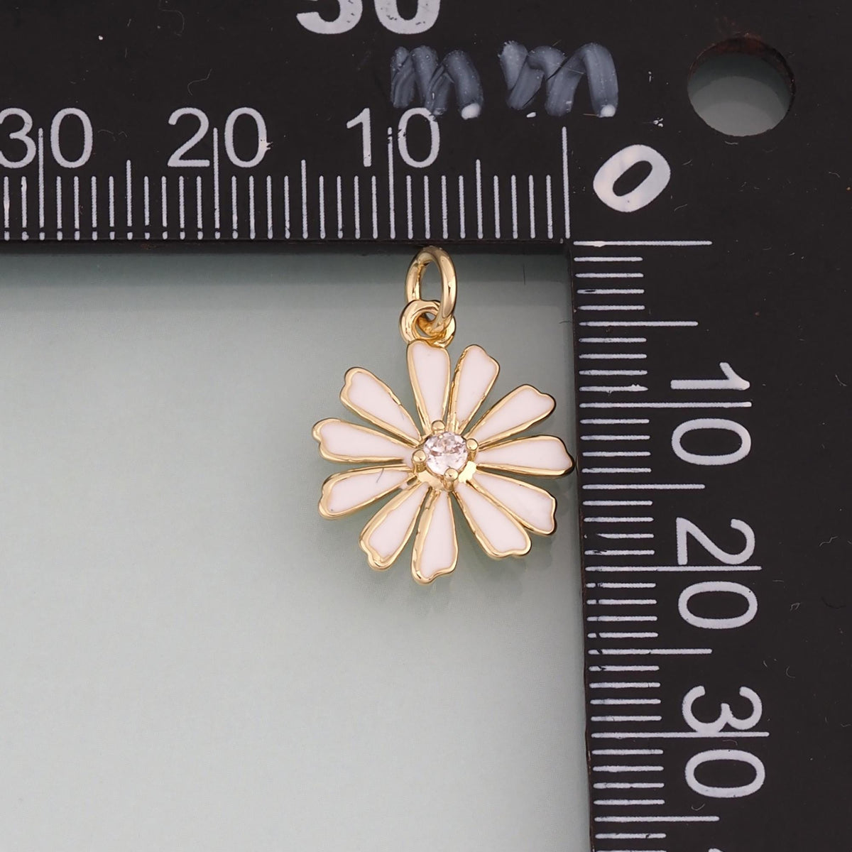 18K Gold Filled Enamel Daisy Flower Pendant,Floral Charm Bracelet Necklace for DIY Jewelry Making Supply