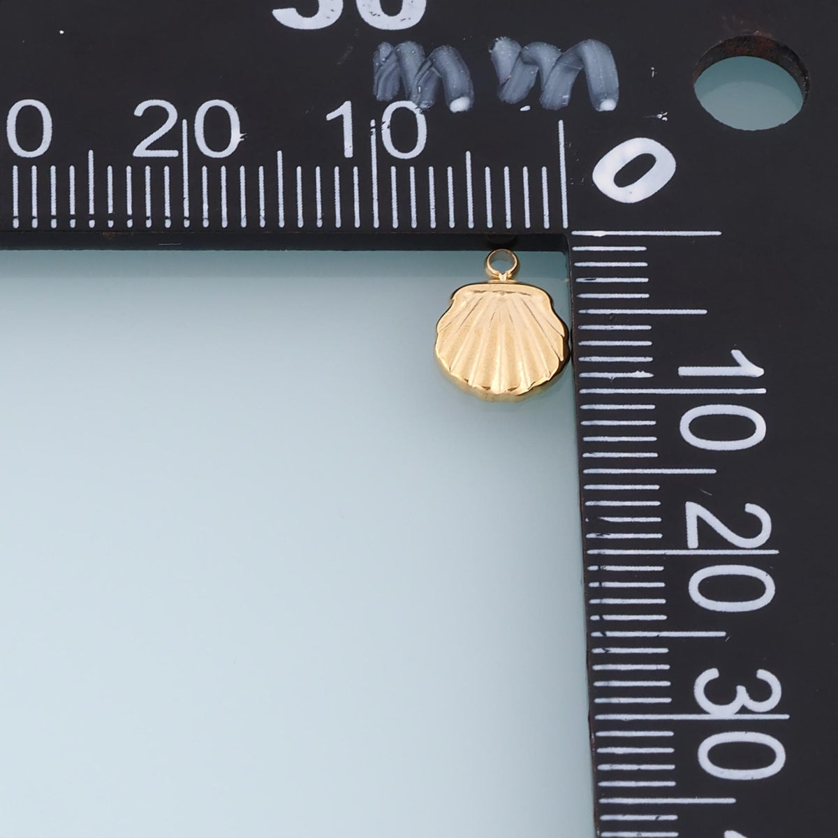 Scallop Pendant,14K Gold Beach Vacation Charm DIY Charm for Necklace Bracelet Making