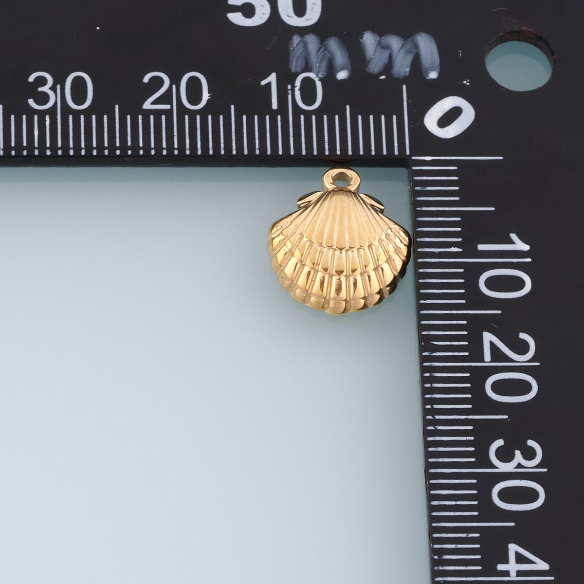 Scallop Pendant,14K Gold Beach Vacation Charm DIY Charm for Necklace Bracelet Making